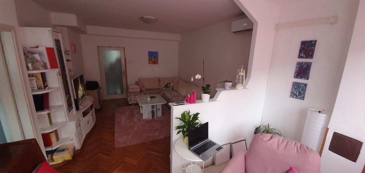 Daisy Apartment Pula Exterior foto